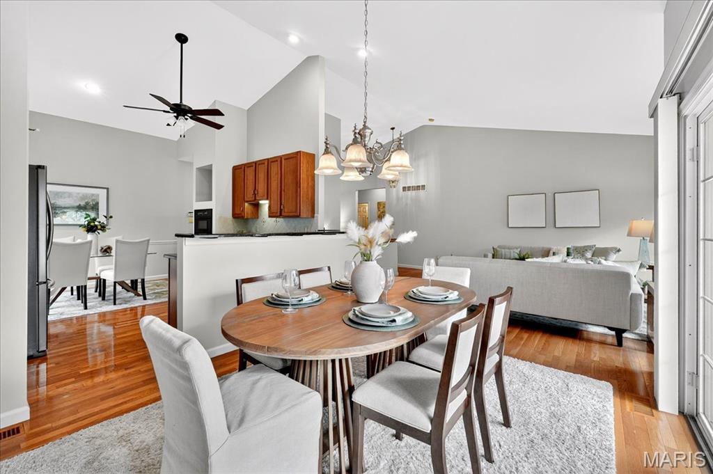 Oakville, Missouri 63129, United States, 3 Bedrooms Bedrooms, ,3 BathroomsBathrooms,Residential,Pending,227347