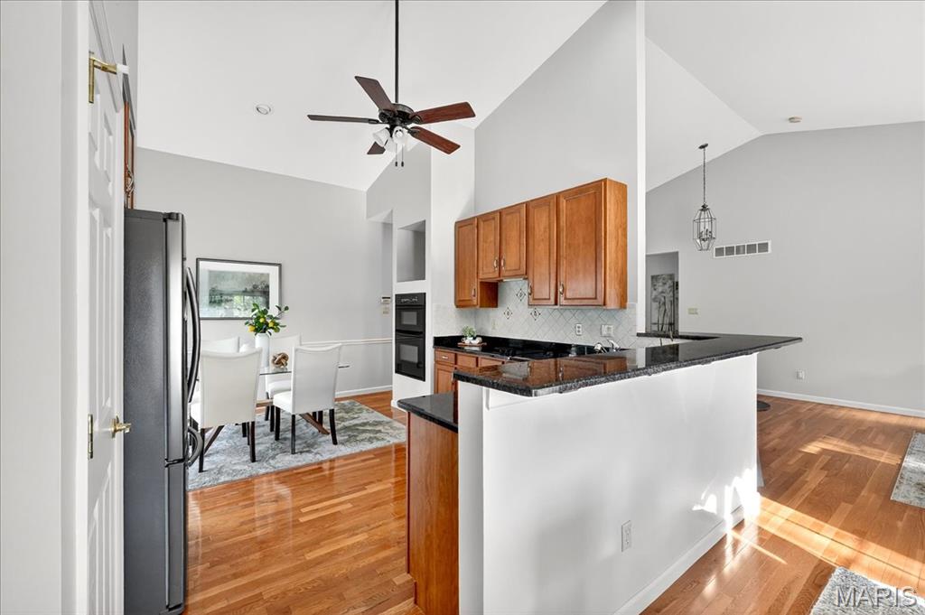 Oakville, Missouri 63129, United States, 3 Bedrooms Bedrooms, ,3 BathroomsBathrooms,Residential,Pending,227347