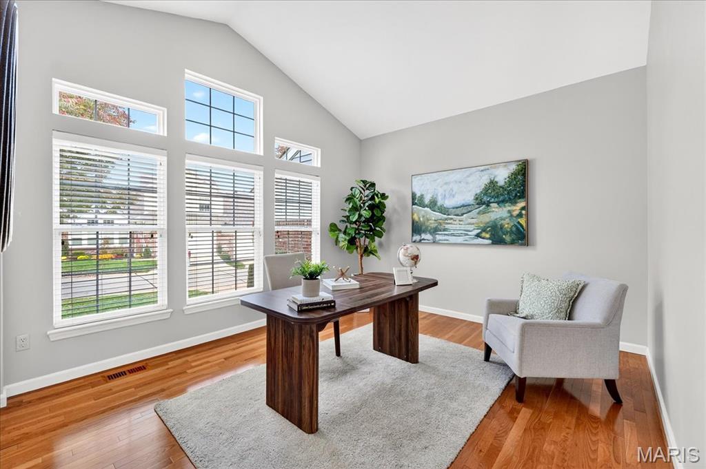 Oakville, Missouri 63129, United States, 3 Bedrooms Bedrooms, ,3 BathroomsBathrooms,Residential,Pending,227347