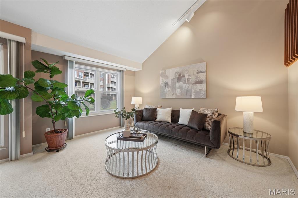 1010 Thoreau Court 310