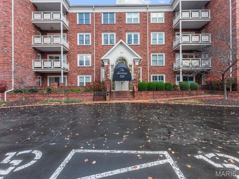 Tiny photo for 526 Sarah Lane #36, Creve Coeur, MO 63141 (MLS # 25077956)