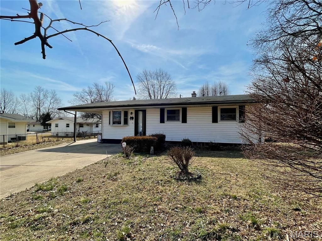 Photo of 510 Wishaw Court, Unincorporated, MO 63137 (MLS # 25072825)