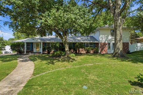 Photo of 8700 S Laclede Station Road, Unincorporated, MO 63123 (MLS # 26038371)