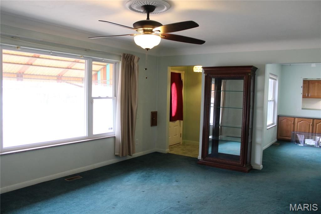 Photo of 8920 Lackland Road, Overland, MO 63114 (MLS # 26004378)