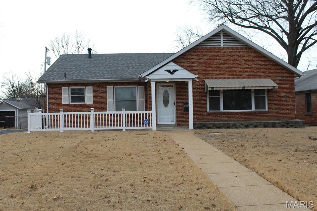 Photo of 8920 Lackland Road, Overland, MO 63114 (MLS # 26004378)