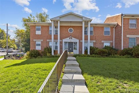 Tiny photo for 946 Marshall Avenue #D, Webster Groves, MO 63119 (MLS # 25074061)