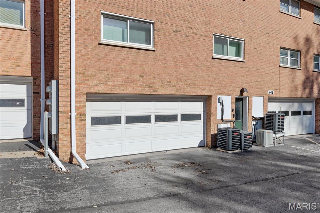 White Oak Condo - Residential