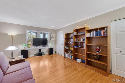 Tiny photo for 946 Marshall Avenue #D, Webster Groves, MO 63119 (MLS # 25074061)