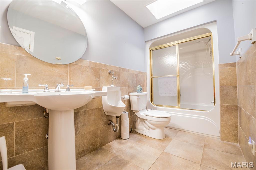 Crestwood Manor Sub - Residential