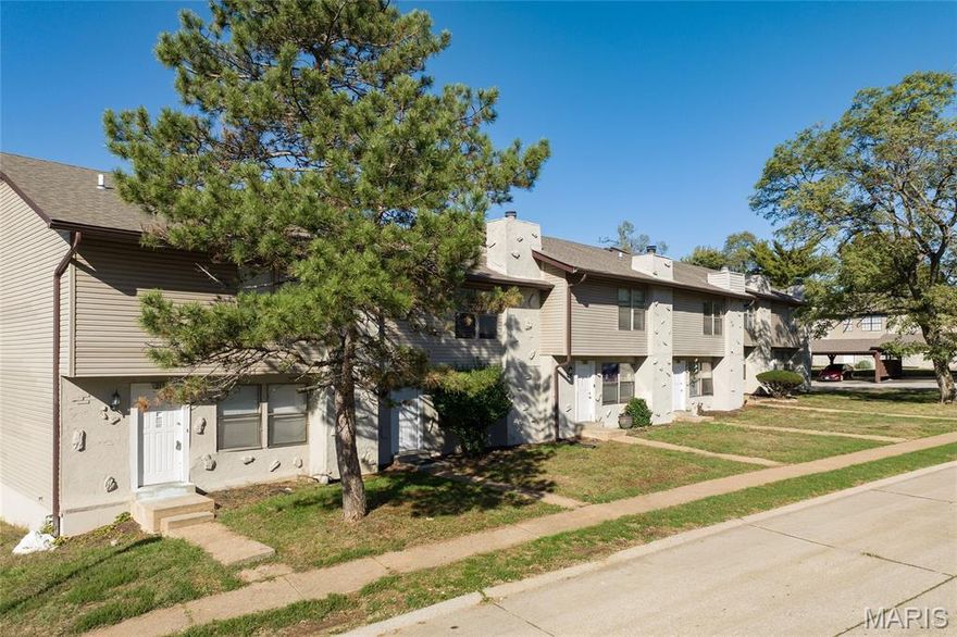 Seven Hills Forest Townhomes is a 26-unit condominium community located in Florissant, Missouri. Built in 1984, the Property offers an investor the rare opportunity to acquire a stabilized asset with proven operating performance and tremendous upside potential. Most of the units are in classic or near classic condition, allowing new ownership the opportunity to push rents through further continued unit upgrades or increasing in-place rents to market rate.

The Property features a mix of 2 and 3 bedroom condominium homes with 2.5 baths. Unit amenities include three floors of living space with 2,400 square feet, fireplaces in most units, full basements with finished entertainment space and utility area with washer/dryer hookups, large closets with extra storage space, and dedicated surface and covered parking.