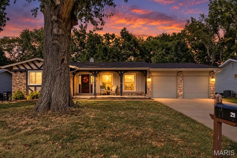 Photo of 21 San Carlos Drive, St Charles, MO 63303 (MLS # 26059110)