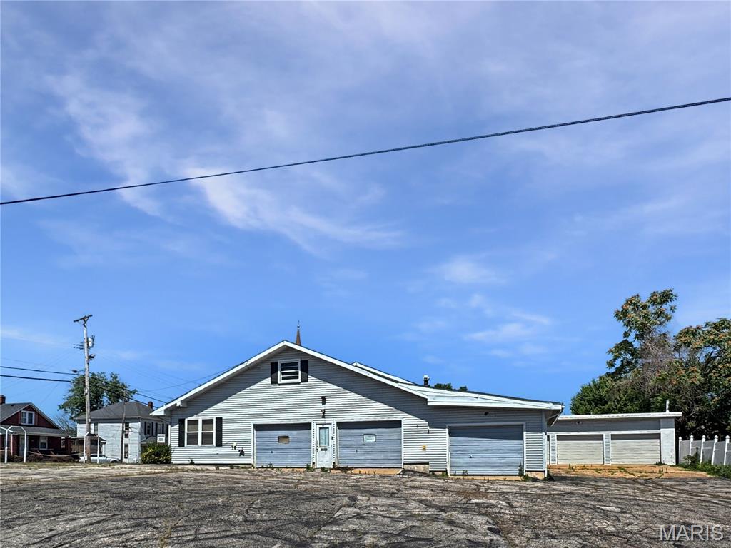 129 E 5th Street