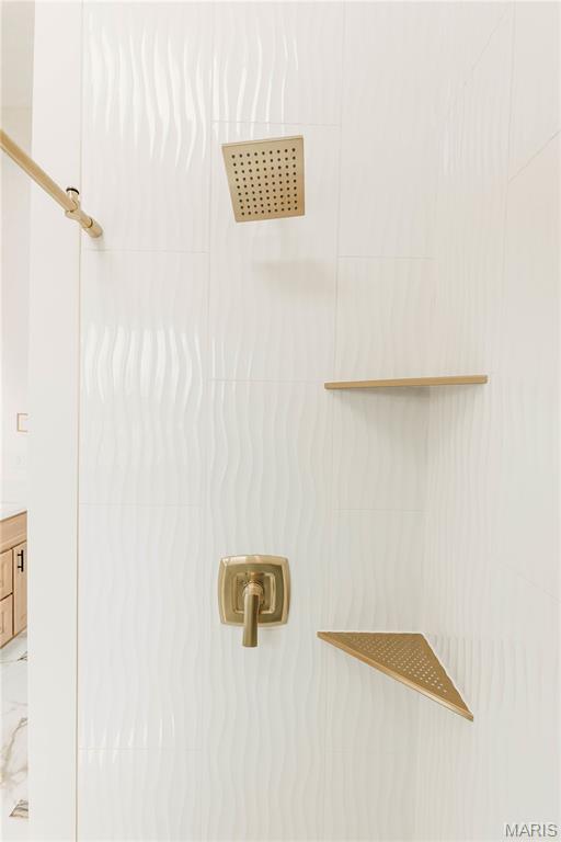 Town/Dixon - Residential