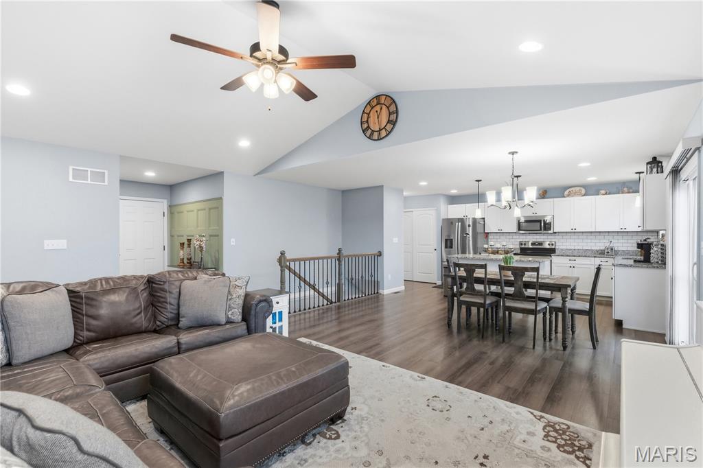 Majestic Lakes - Residential