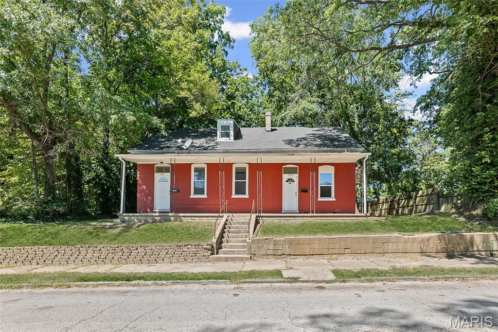 Photo 1 of 25 — 619 E McKinley Street, Belleville, IL 62220