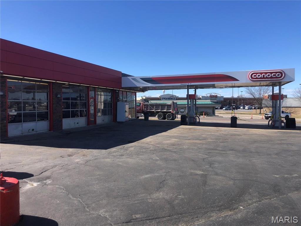 3949 Veterans Memorial Parkway