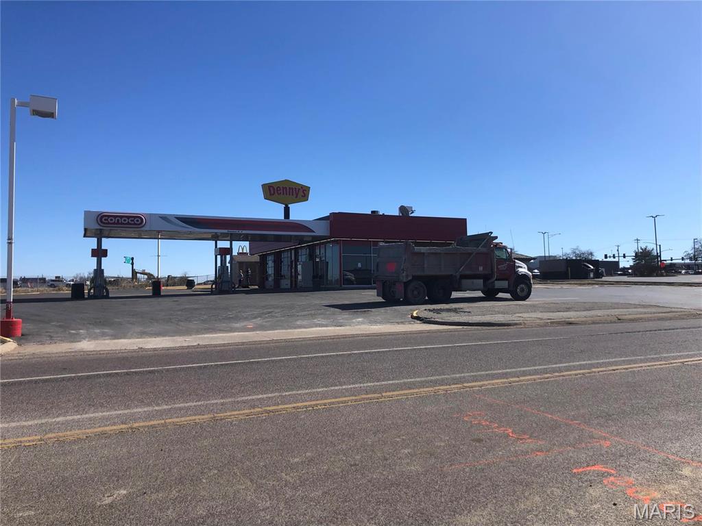 3949 Veterans Memorial Parkway