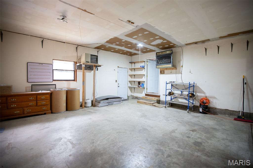 Cuba, Missouri 65453, United States, 4 Bedrooms Bedrooms, ,2 BathroomsBathrooms,Residential,Active,207301