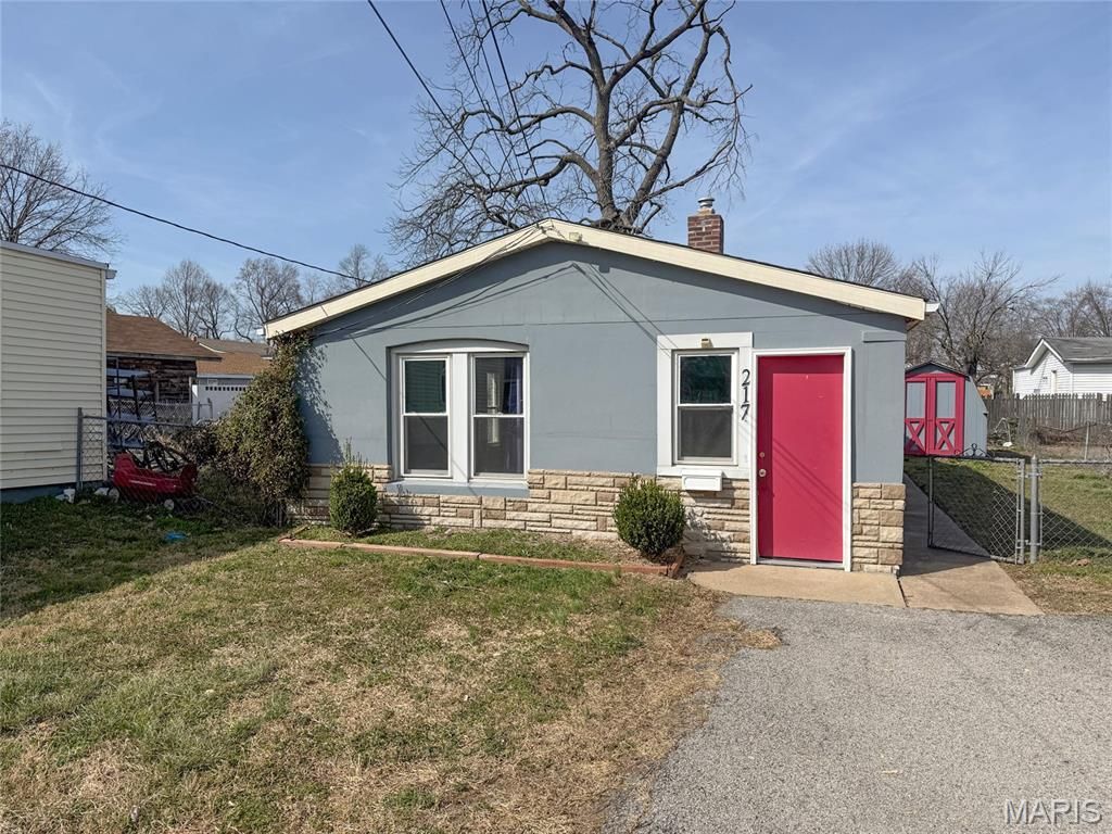 Photo of 217 W Arlee Avenue, St Louis, MO 63125 (MLS # 26020741)