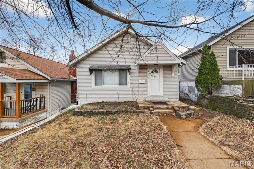 Don't miss this charming 2-bedroom / 1 bathroom home located in the heart of Clifton Heights

Property Highlights:
Two spacious bedrooms
One fully updated bathroom
Large, fully fenced backyard—great for pets, gardening, or entertaining
Bonus room off the kitchen—perfect as an office, guest space, or extra storage
Spacious kitchen with plenty of room to cook, plus a separate dining area
Main-level access to the backyard through the bonus room
Unfinished basement with washer/dryer hookups and convenient backyard access
Plenty of closet space throughout the main level

This home is clean and bright.