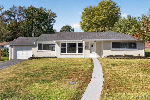 Photo of 8744 Marvista Drive, St Louis, MO 63114 (MLS # 26069612)