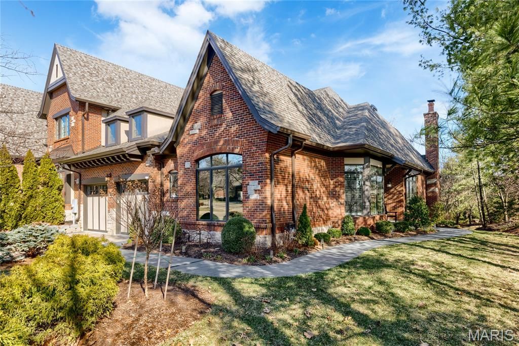 Photo of 596 Upper Conway Circle, Chesterfield, MO 63017 (MLS # 26010699)