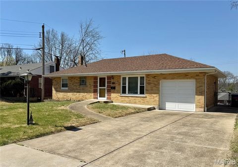 Photo of 9133 Kit Drive, St Louis, MO 63123 (MLS # 26016650)