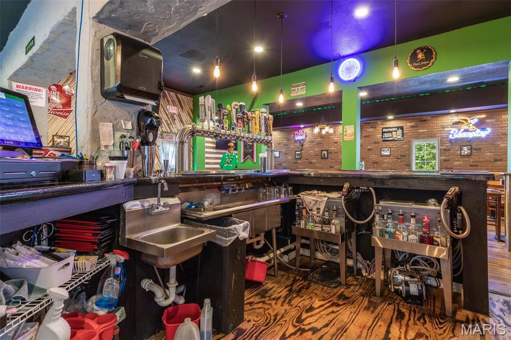 n/a - Commercial Sale