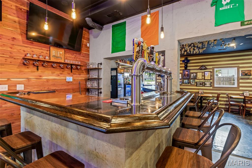 n/a - Commercial Sale