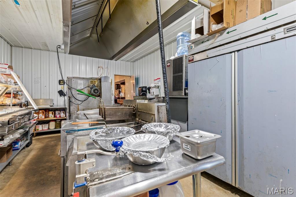 n/a - Commercial Sale