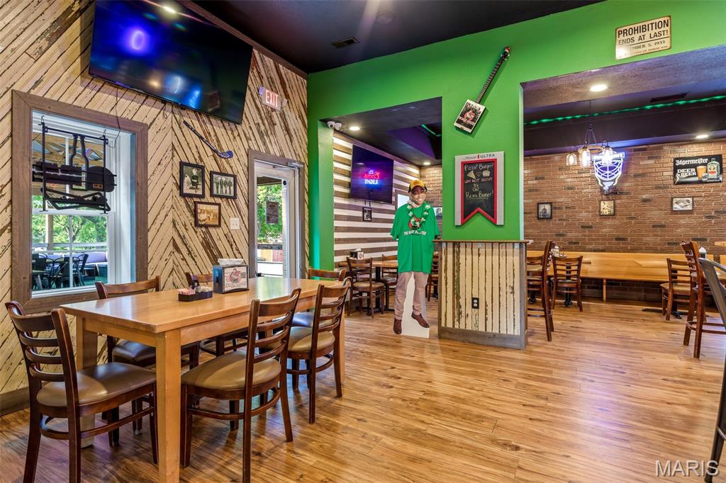 n/a - Commercial Sale