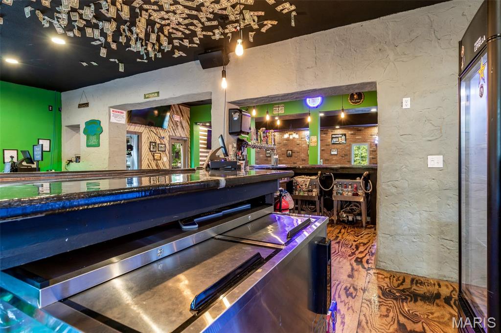 n/a - Commercial Sale