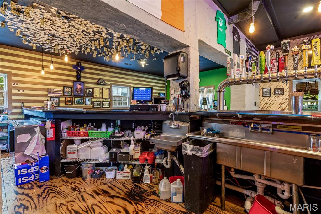 n/a - Commercial Sale