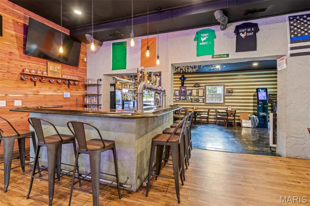 n/a - Commercial Sale