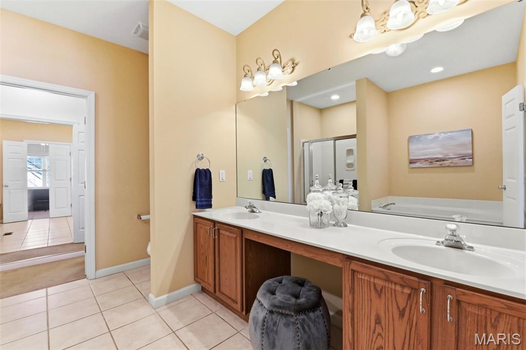 Villas At Worthington A Condo - Residential