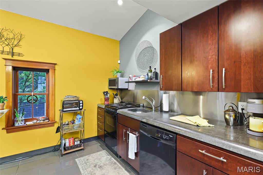 Paynes Thomas J Add - Residential