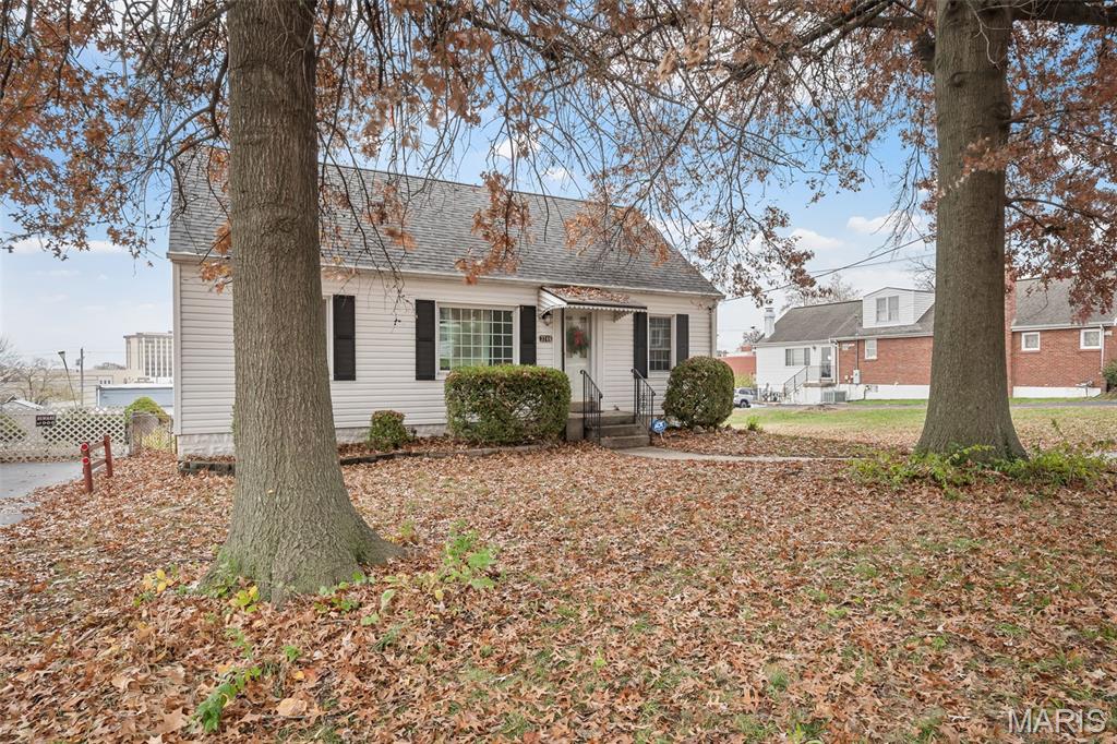 3746 Fee Fee Road
