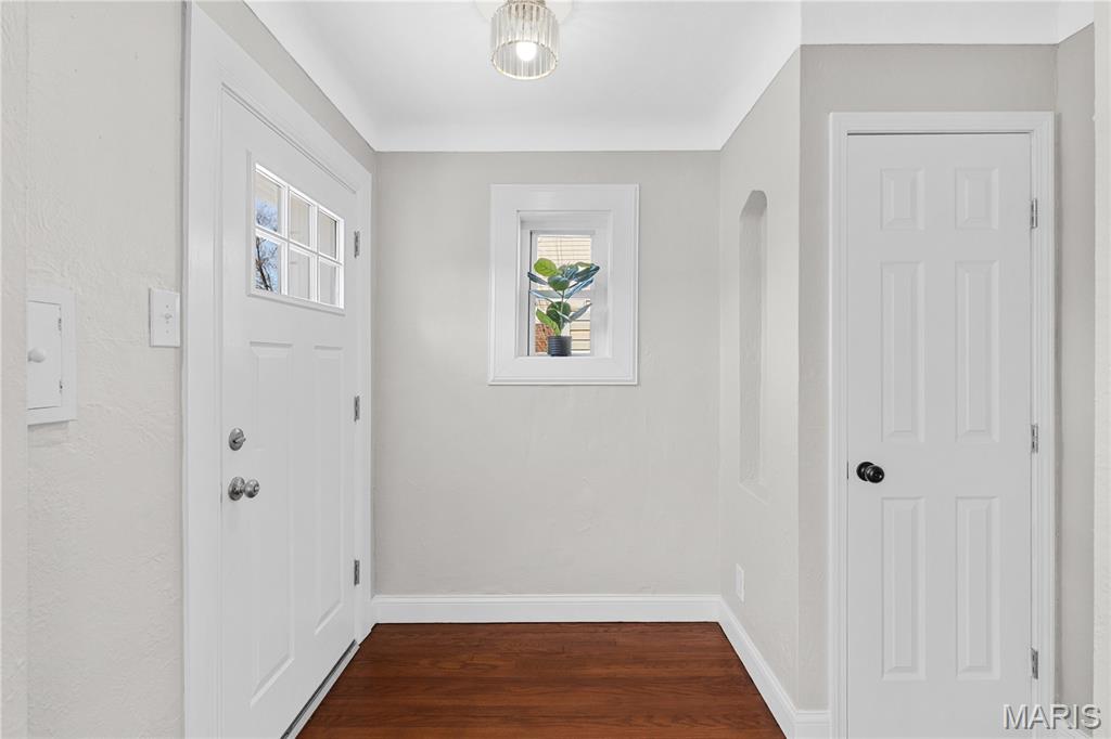 1727 Veronica Avenue