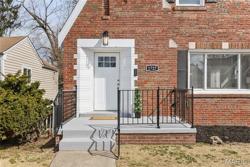 1727 Veronica Avenue