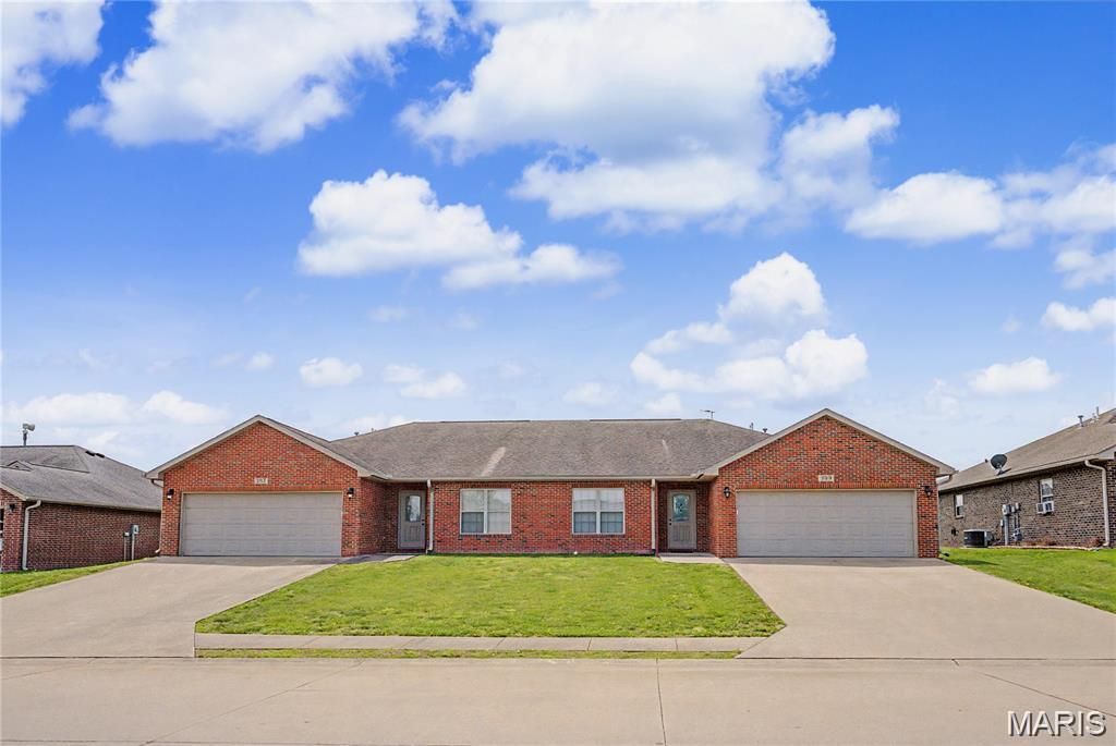 Photo of 387 W Deerwood Drive, Jackson, MO 63755 (MLS # 26030199)