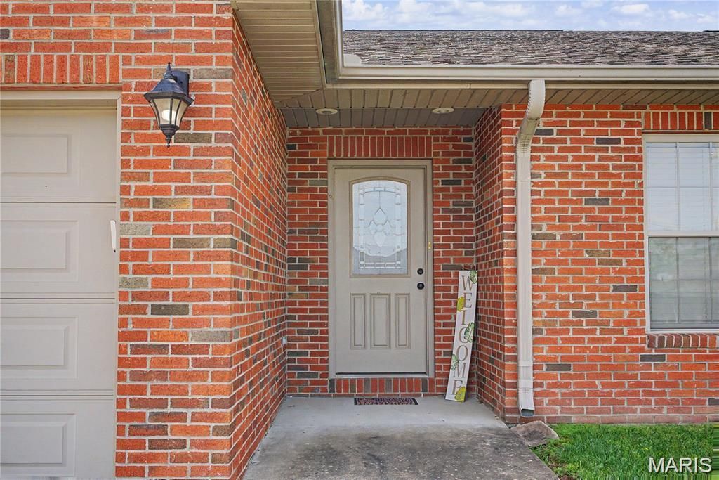 Photo of 387 W Deerwood Drive, Jackson, MO 63755 (MLS # 26030199)