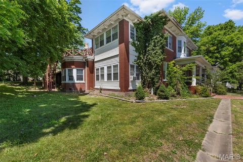 Tiny photo for 325 N Sprigg Street, Cape Girardeau, MO 63701 (MLS # 26030467)