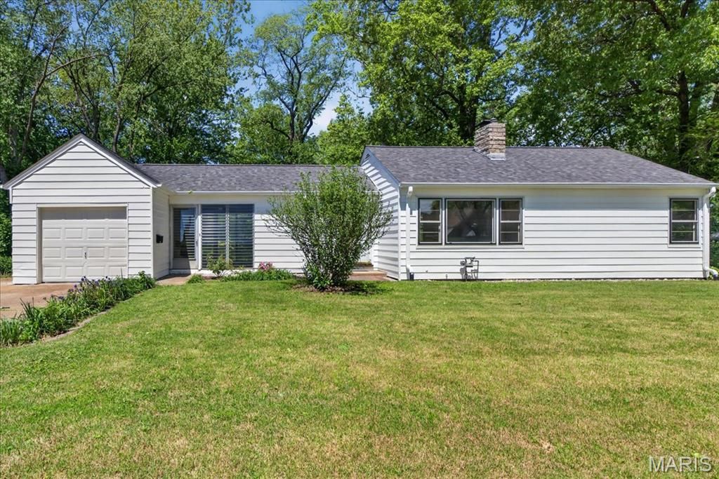 Photo of 8819 May Avenue, Jennings, MO 63136 (MLS # 26025540)
