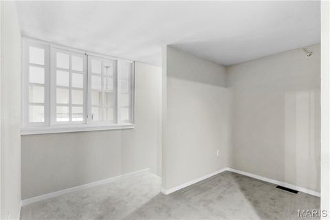 Tiny photo for 200 S Kirkwood Road #308, Kirkwood, MO 63122 (MLS # 26031017)