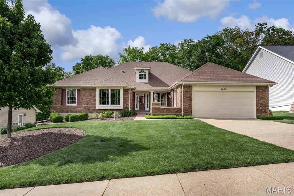 Photo of 2359 Fairoyal Drive, St Louis, MO 63131 (MLS # 26027077)