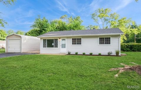 4 Dixie Drive Fenton MO 63026