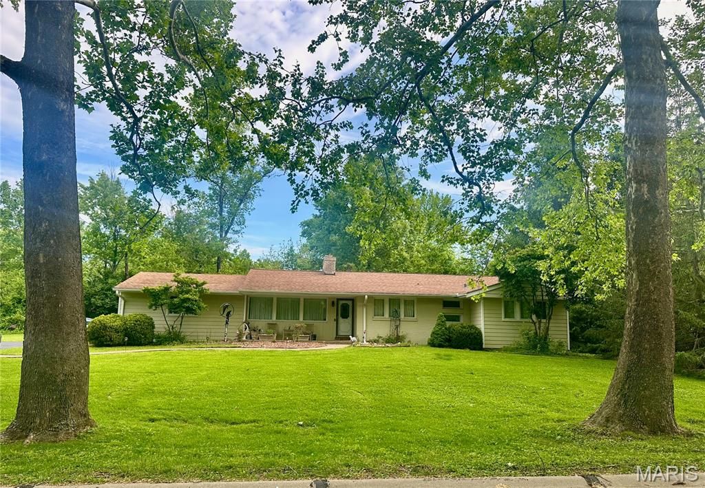 Photo of 9 Ranch Lane, St Louis, MO 63131 (MLS # 26028305)