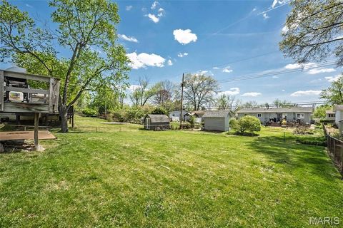 Tiny photo for 28 James Court, Ballwin, MO 63021 (MLS # 26020192)