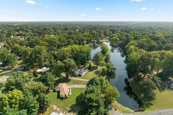 11 PINE LAKE DR, COLLINSVILLE, IL 62234 - Image d3526f0e367db932cd9f05090c97c6fb/191077294