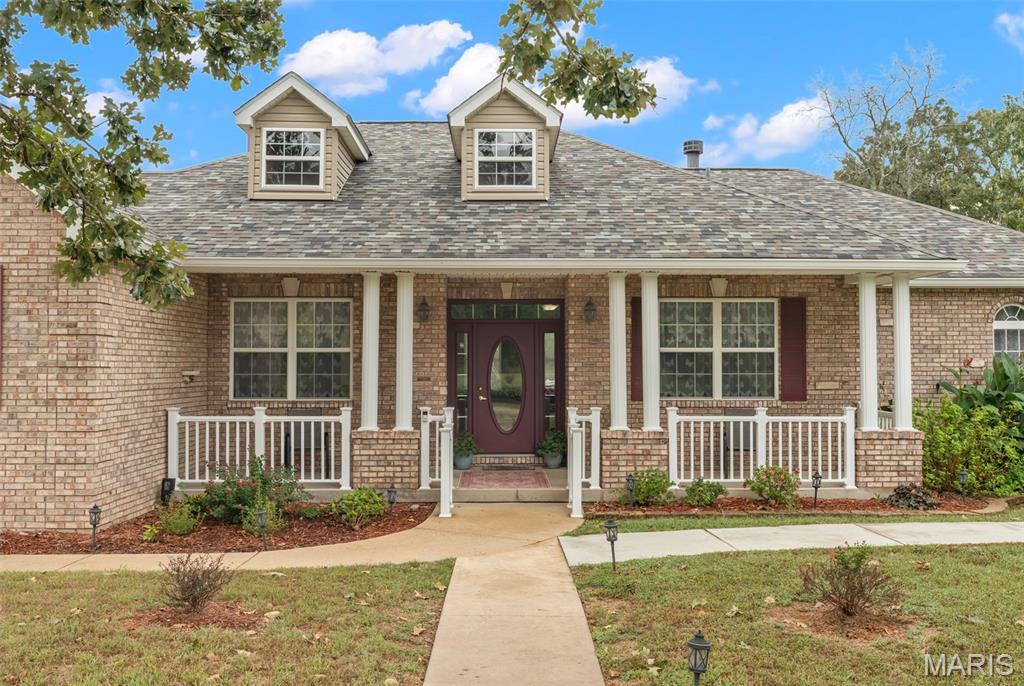 910 Oak Pass Lane